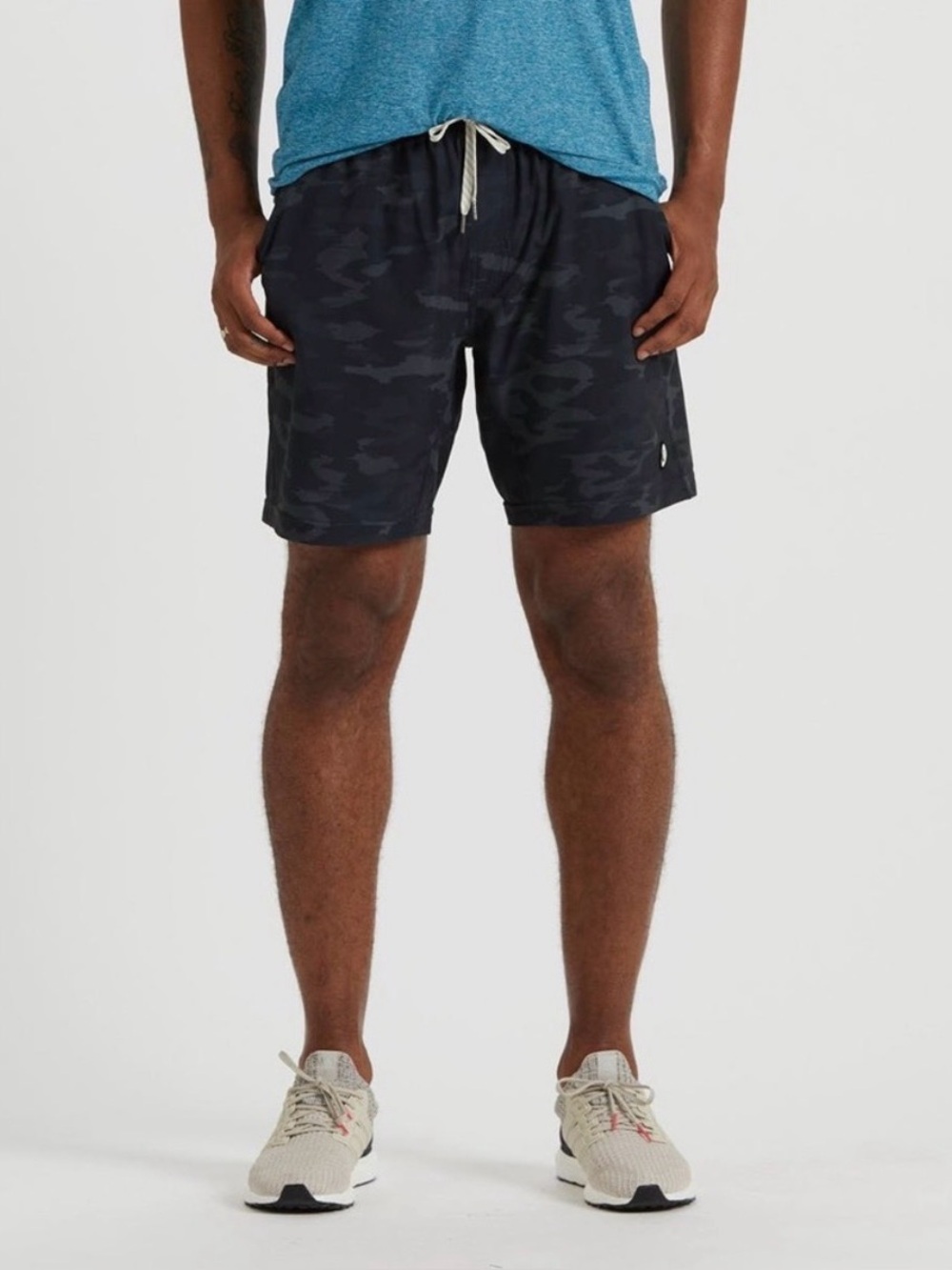 Vuori Kore Short Black Watercolor Camo size xxl men’s
